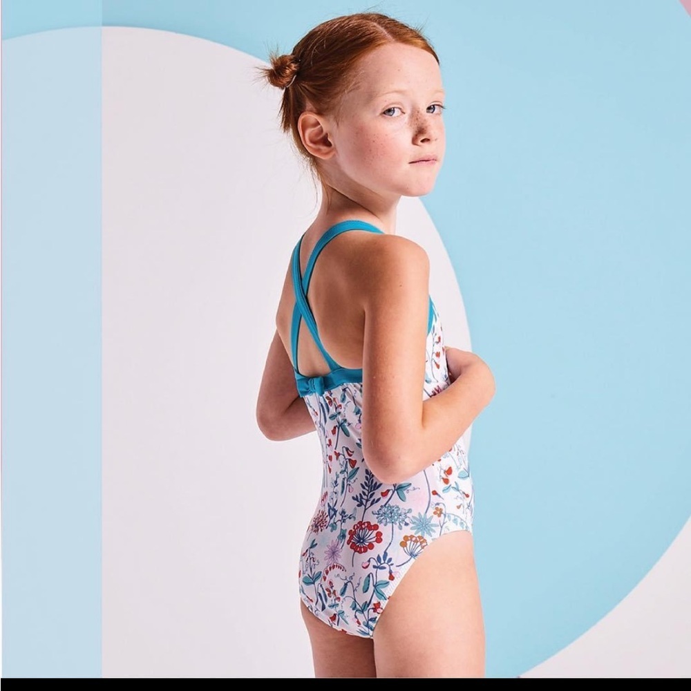 • Jacadi Paris • Girls Floral One Piece Swimsuit
White / Blue / Red 18